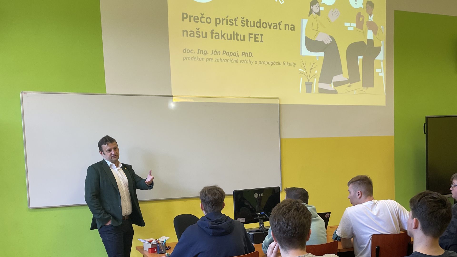 Prednáška Fakulty elektrotechniky a informatiky TUKE
